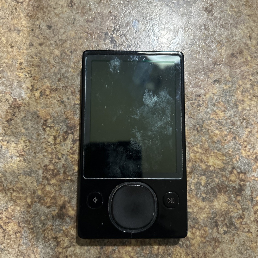 Microsoft Zune 1376 120GB Black MP3 Player - For Parts or Repair